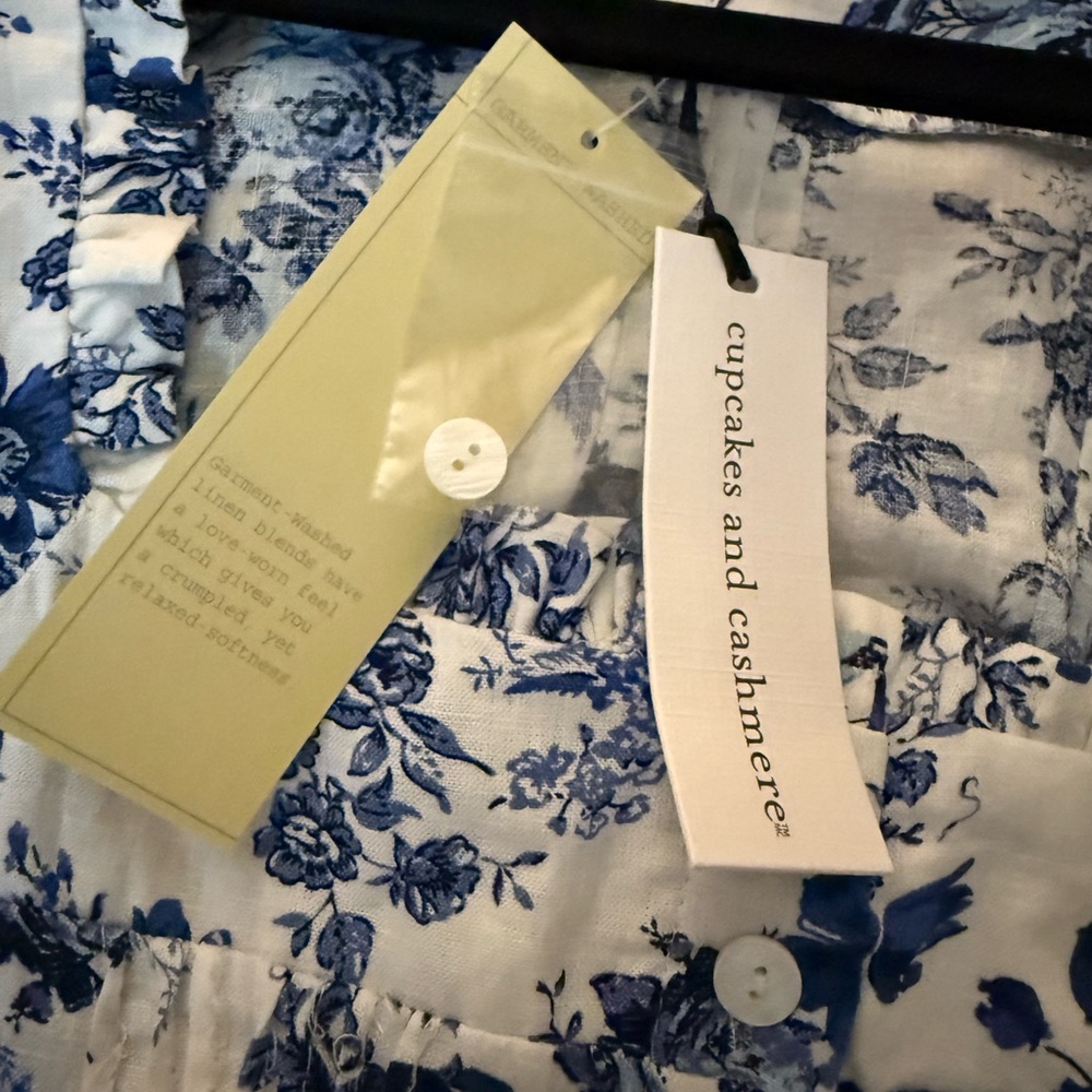 cupcakes & cashmere Blue Floral Blouse - Picture 9 of 11